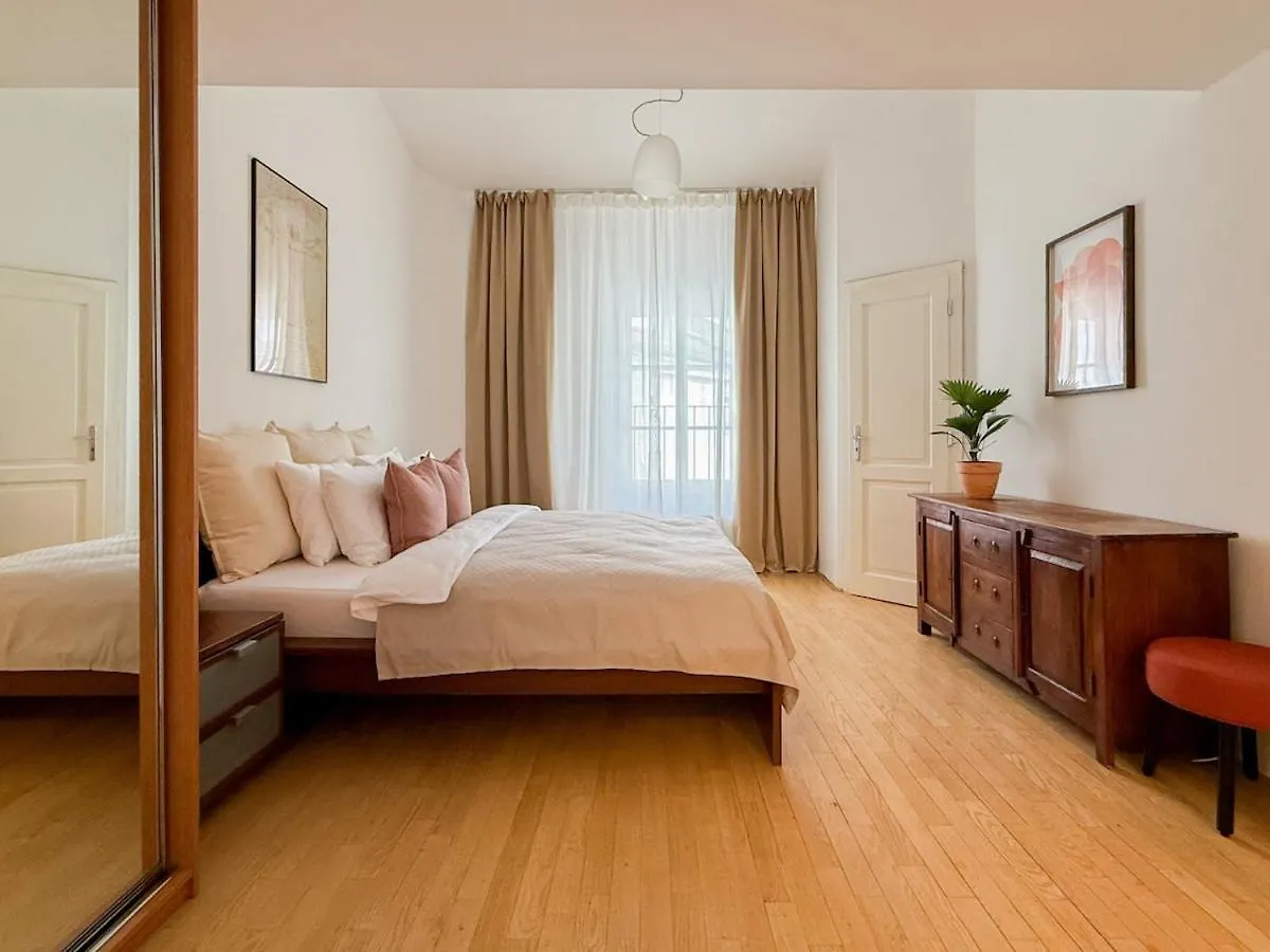 Turnkey I Old Town 5Br Loft Apartment Prague