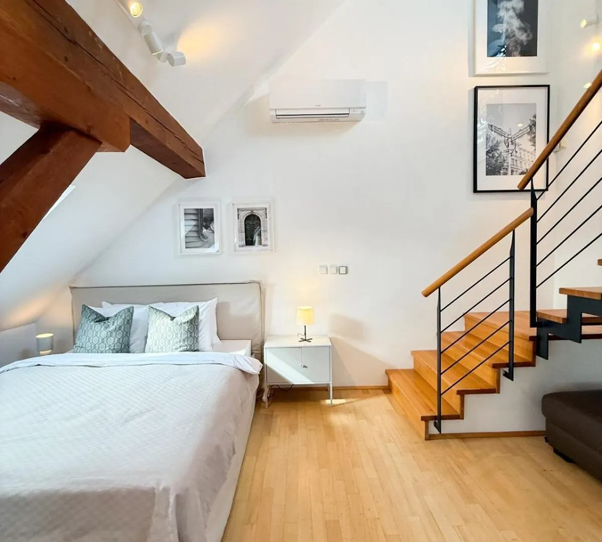 Turnkey I Old Town 5Br Loft Apartment Prague