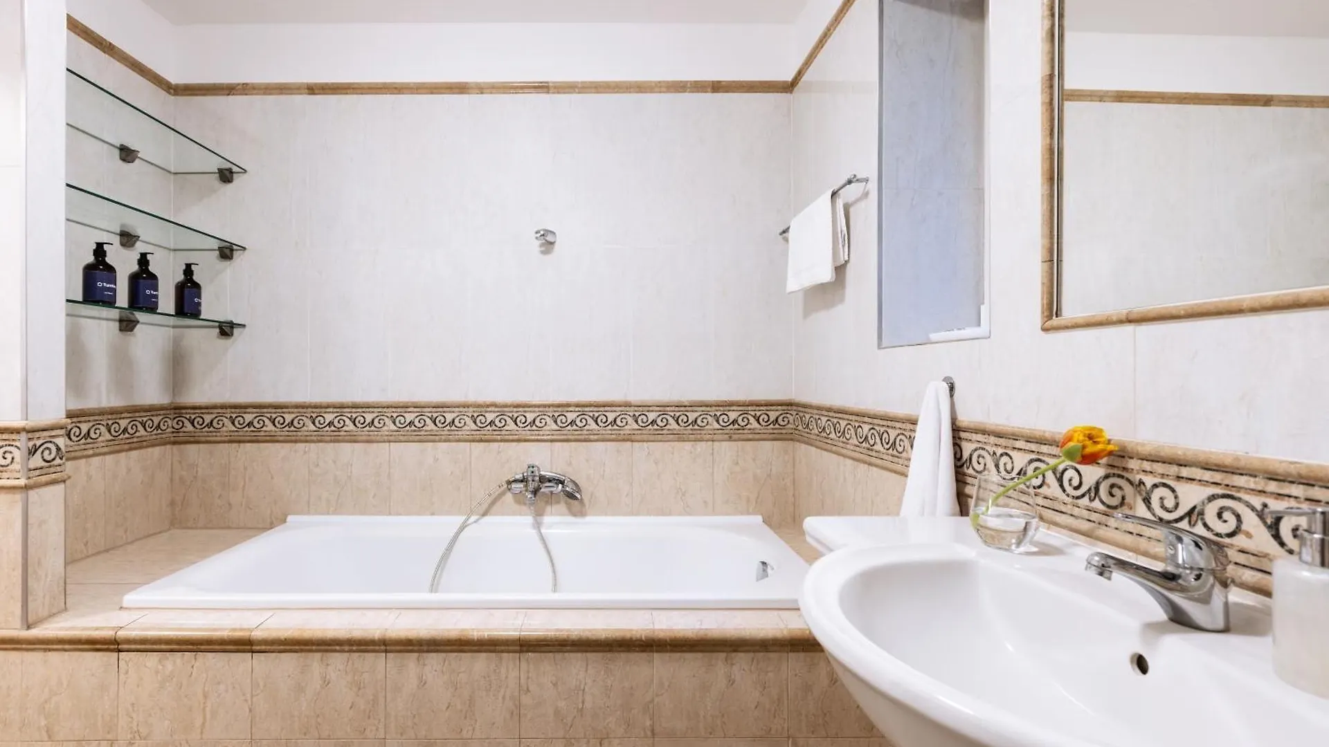 Turnkey I Old Town 5Br Loft Apartment Prague