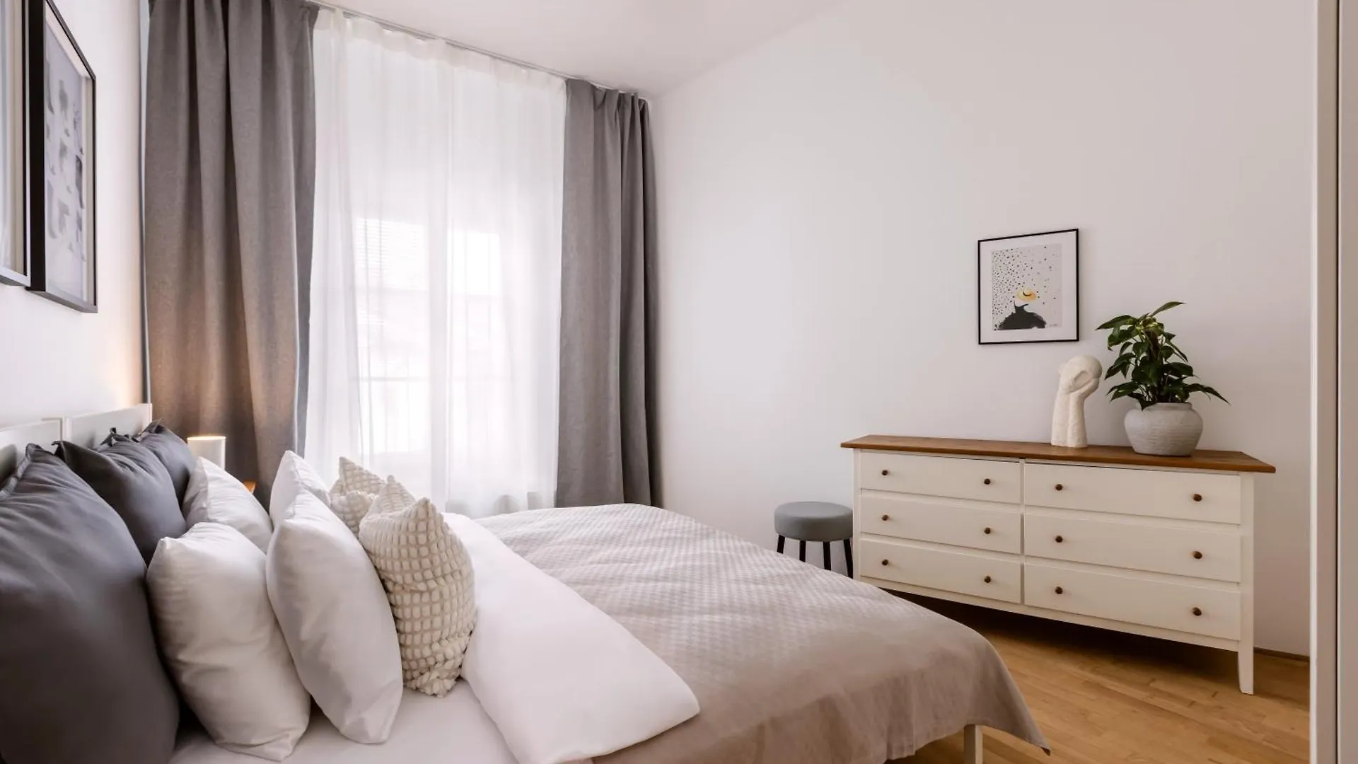 Turnkey I Old Town 5Br Loft Apartment Prague