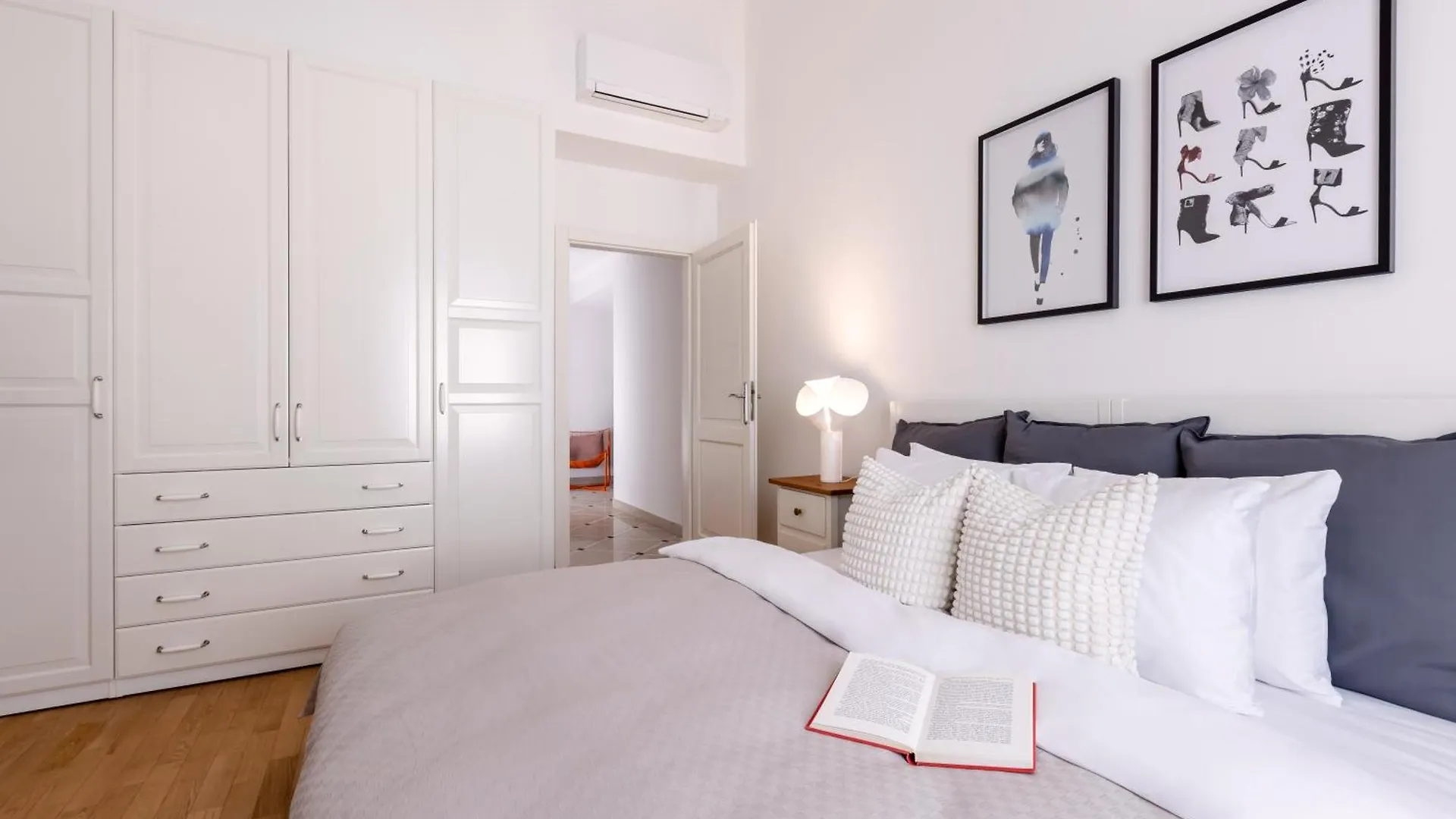 Turnkey I Old Town 5Br Loft Apartment Prague Czech Republic