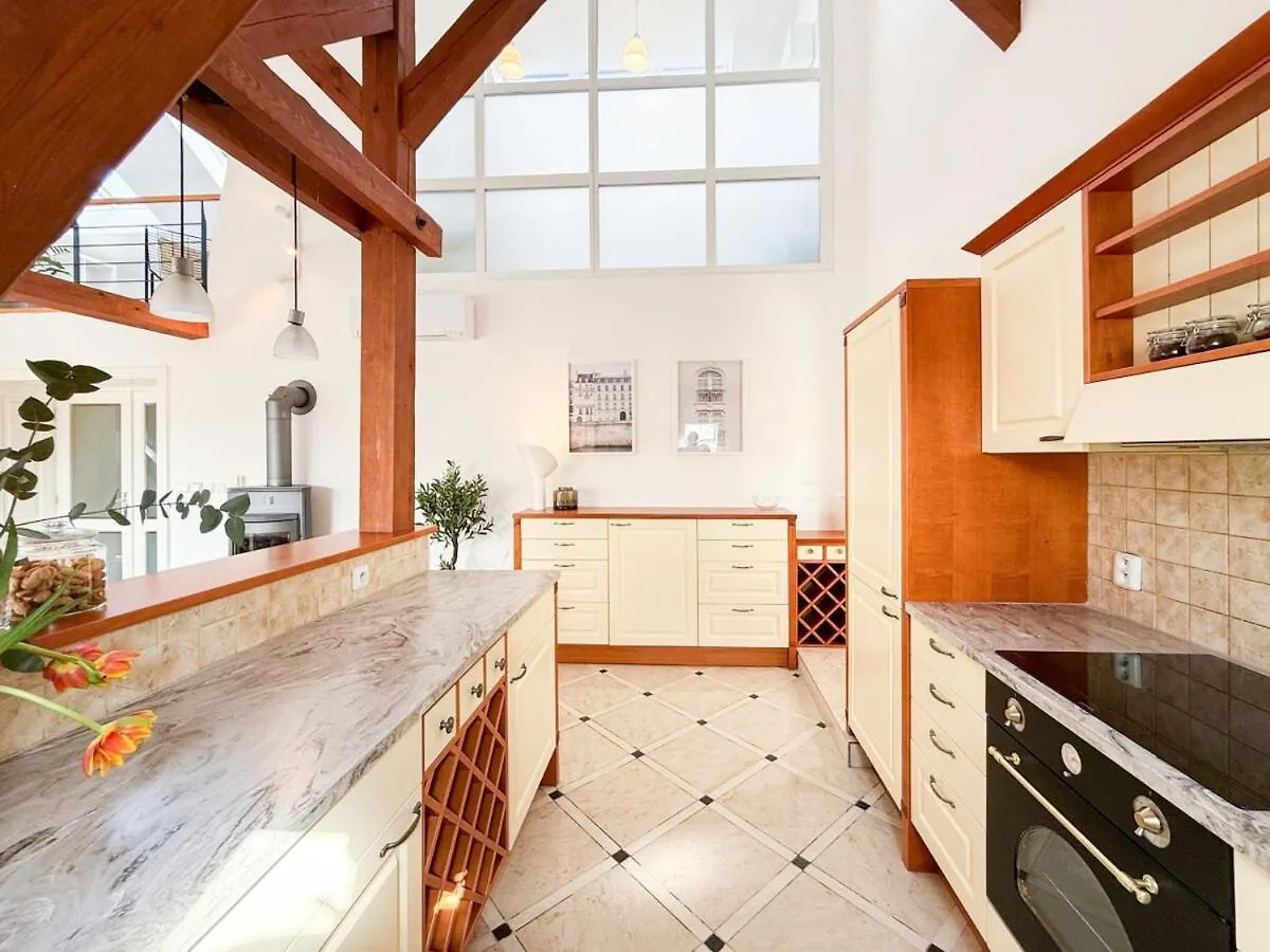 Turnkey I Old Town 5Br Loft Apartment Прага