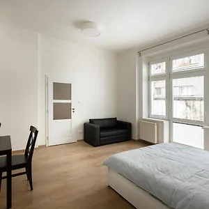  Apartmán Cozy In Quiet Courtyard Near Charles Bridge