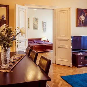Vodickova 11 Apartment